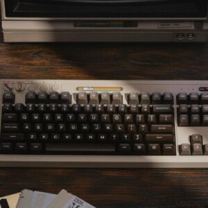 8BitDo Retro Mechanical Keyboard – C64 Edition